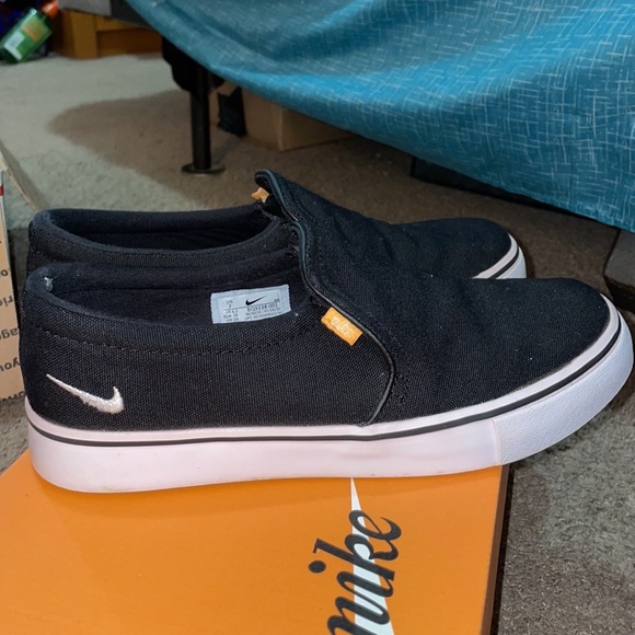 Nike Black and White Slip Ons - Picture 2 of 8